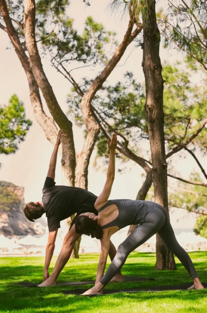 Йога на территории отеля