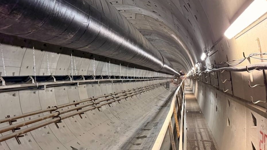 Автор фото: t.me/podzemnik_spb. Работы на Невско-Василеостровской линии метро Петербурга.