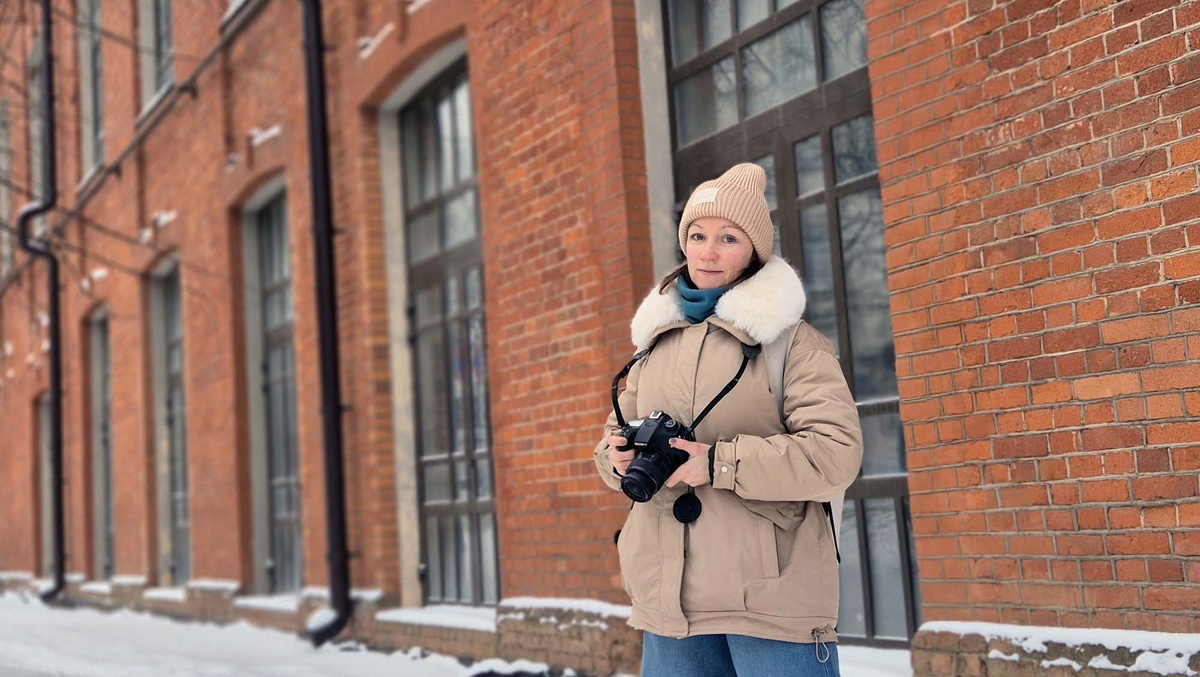 Первые ткацкие мануфактуры начали появляться на месте современного Иванова в конце XVII века. Их создавали "капиталистые крестьяне" — предприимчивые люди, которые копили капитал и вкладывали его в промышленность. Они начинали с мелких кустарных производств, которые в итоге превращали в крупные фабрики. К началу XX века крупные предприятия исчислялись десятками. Вчерашние крепостные превратились в успешных и уважаемых людей и оставили после себя богатое наследие