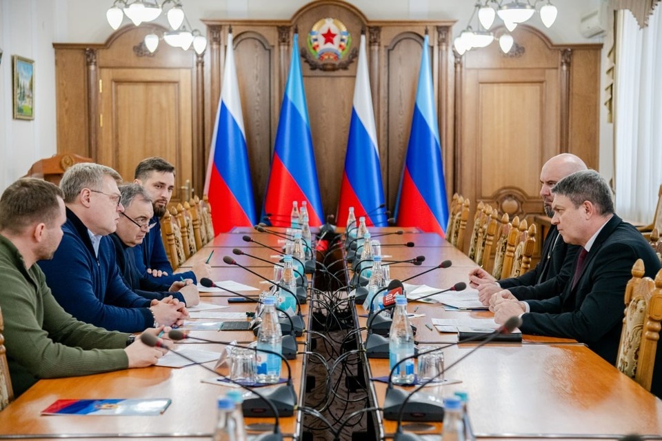    Леонид Пасечник встретился с губернатором Астраханской области Игорем Бабушкиным. ФОТО: ТГ-канал Леонида Пасечника