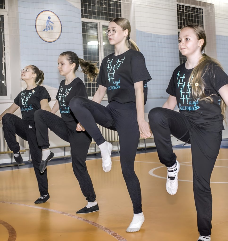    Фрагмент из номера «Мажоретки». Владимир Головенко