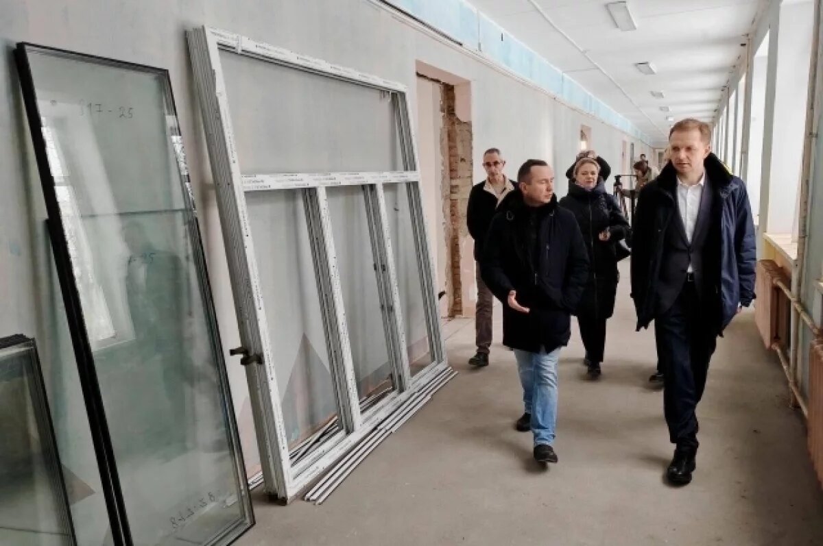    Депутат Говырин проверил ход капремонта школы №8 во Владимире