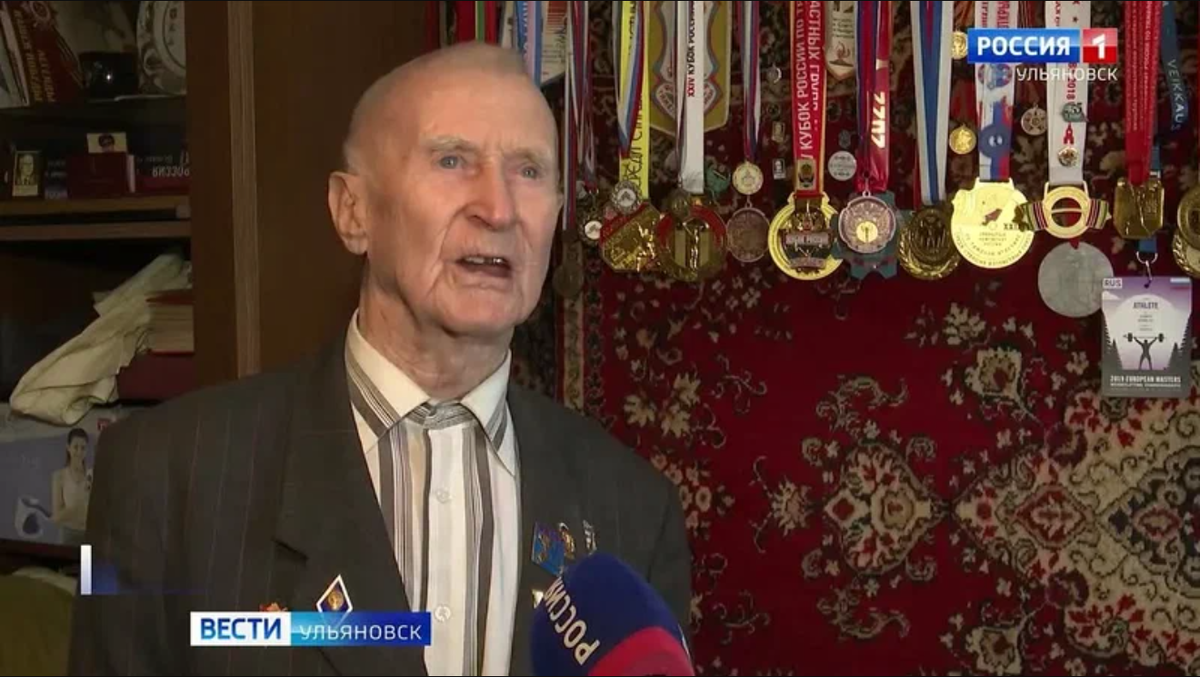 Николай Исаков: как 93-летний "Железный дед" победил на Кубке России по тяжёлой атлетике