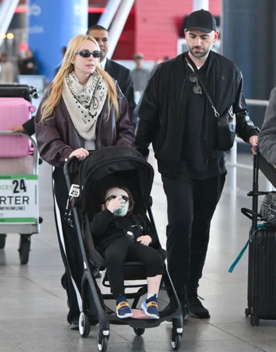    Линдси Лохан с мужем и сыном. Фото: Daily Mail