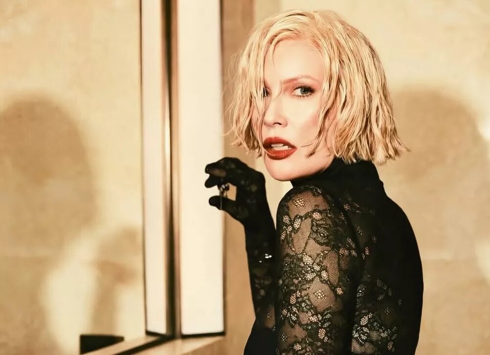    Елена Летучая радикально сменила прическу