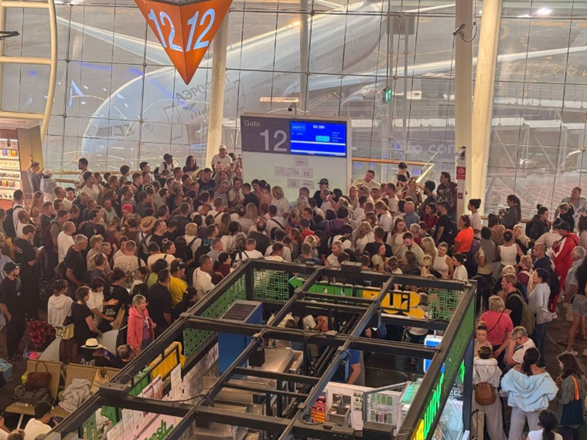    Туристы из Екатеринбурга застряли на Пхукете из-за ЧП с индийским самолетом