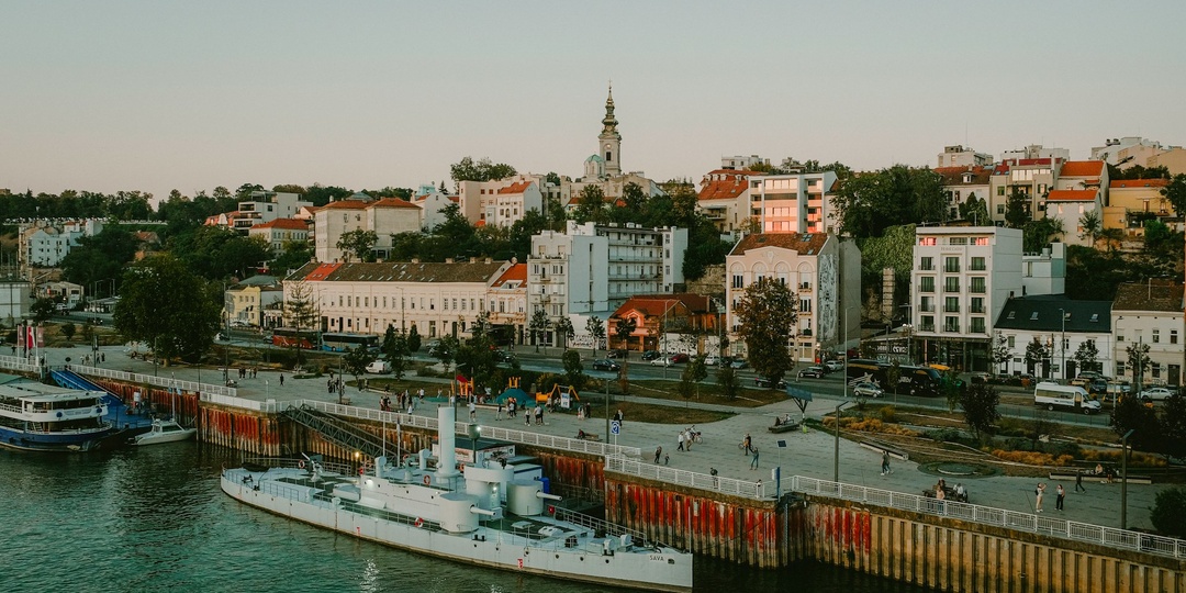 Куда уезжают россияне: топ-5 стран для эмиграции в 2026