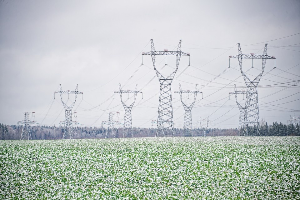    В Чульмане заменили опасные опоры ЛЭП после прокурорской проверки Иван МАКЕЕВ