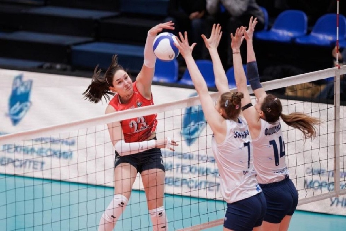    Фото: Момент матча "Уралочка-НТМК" - "Корабелка" (1:3), источник: Пресс-служба ВФВ