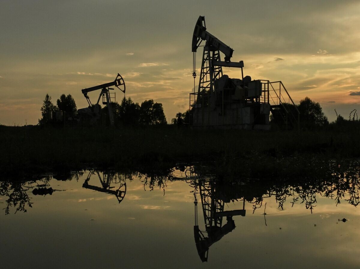    Добыча нефти в Татарстане© РИА Новости . Максим Богодвид