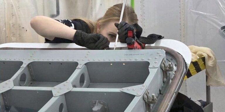 Сборка дверей МС-21-310 после покраки