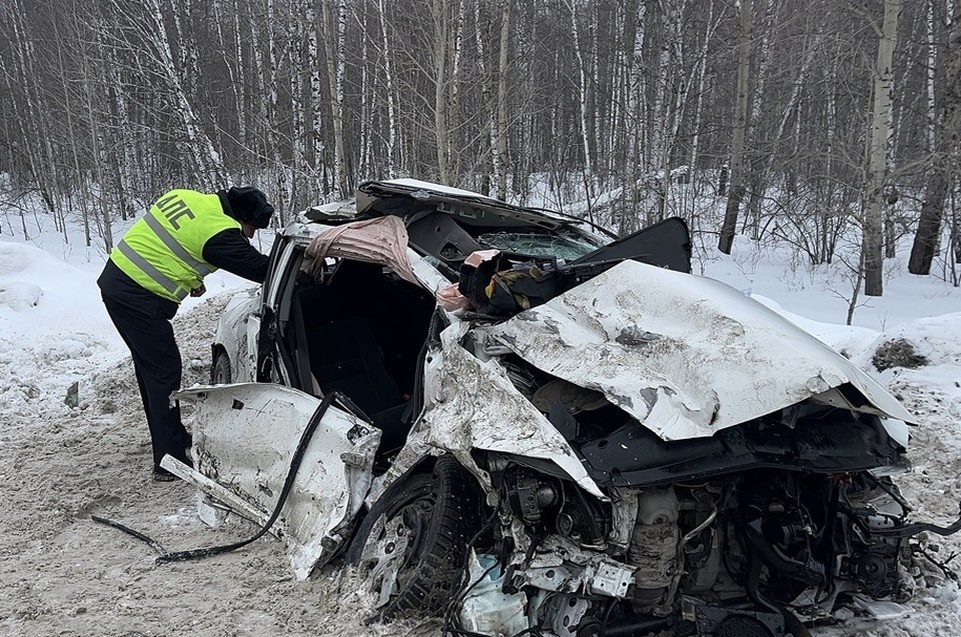    За рулем легковушки была 18-летняя девушка, получившая права 5 дней назад. Фото: Госавтоинспекция Свердловской области