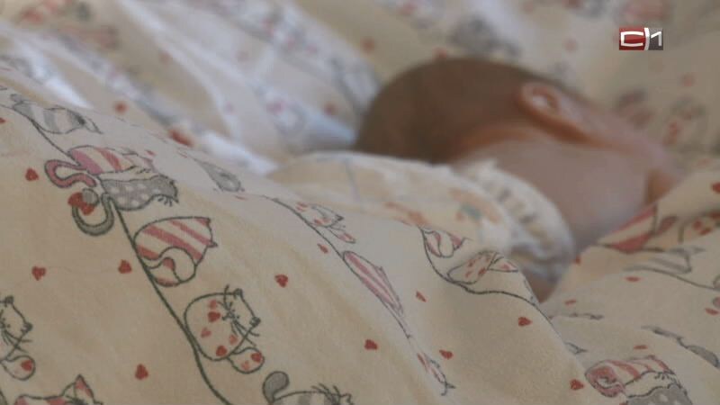    Более 2 месяцев борьбы: в Югре врачи спасли маму с двумя новорожденными