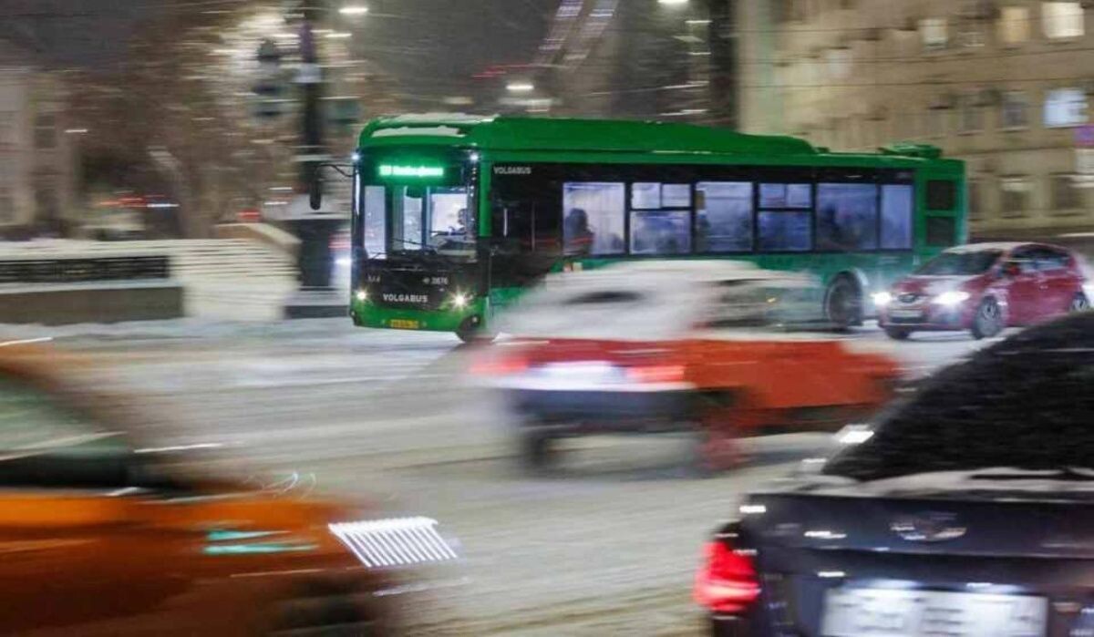     Автобус в Челябинске. Источник: chel.kp.ru Автор фото: Валерий Звонарев