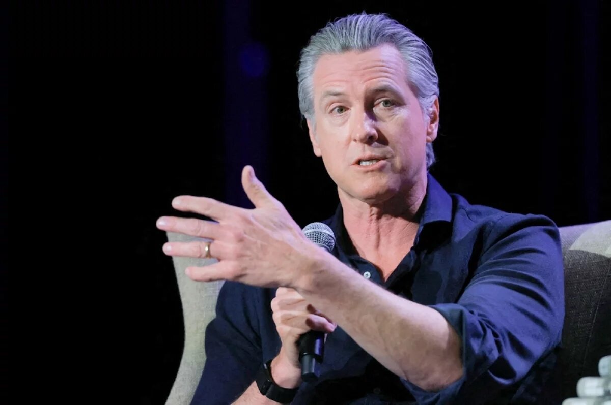    Губернатор Калифорнии Гэвин Ньюсом успокоил подписчиков в социальных сетях, рассказав, что «готов к любой чрезвычайной ситуации в нашем штате».