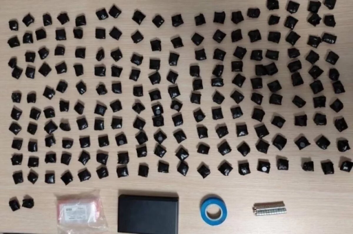    В Ижевске задержали молодого человека с 300 свёртками наркотиков