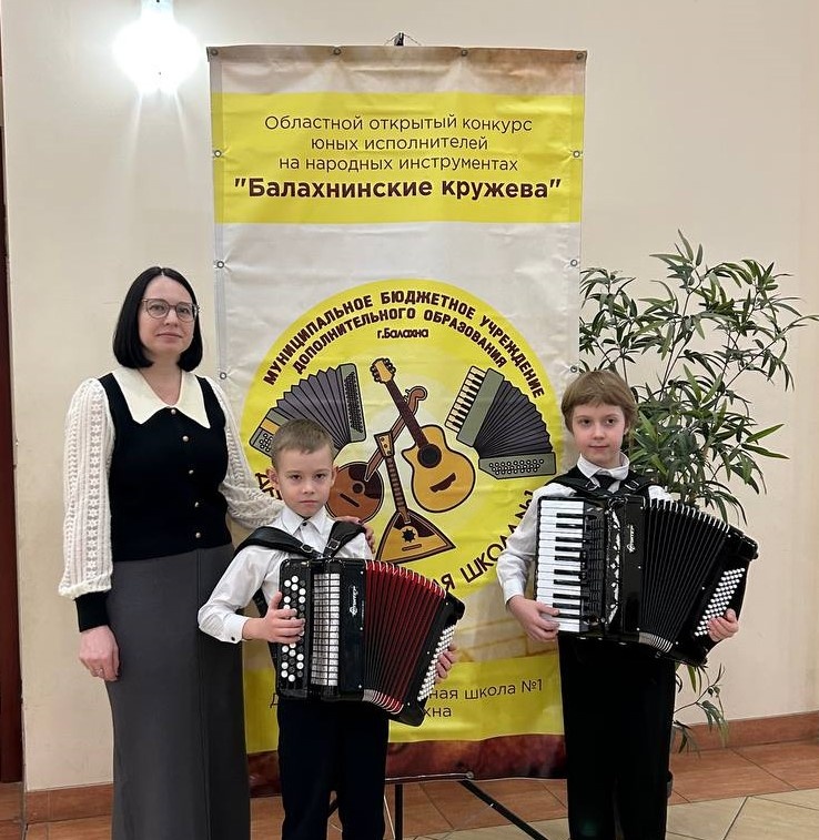 Команда ДМШ №2 (слева направо): О.В. Меркурьева, В. Клюев и Т. Гурылев.