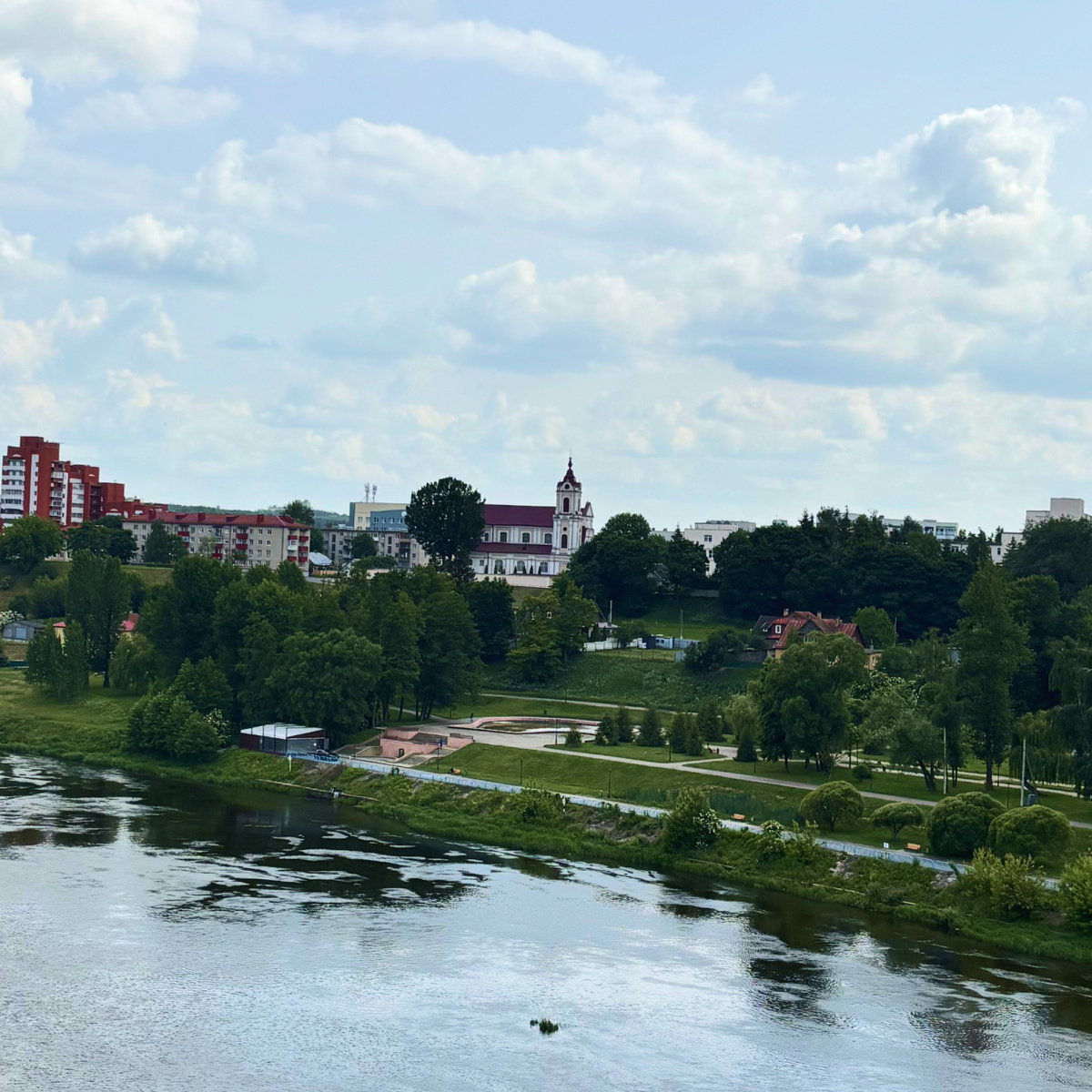 Костёл Девы Марии Ангельской, вид с замковой площади