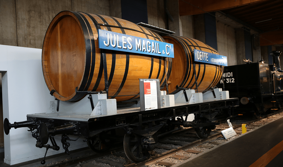 Источник https://de.wikipedia.org/wiki/Weinfasswagen