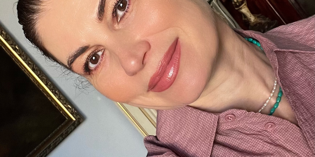 Когда человек действует исподтишка – случайно портит вещи, случайно ссорит людей