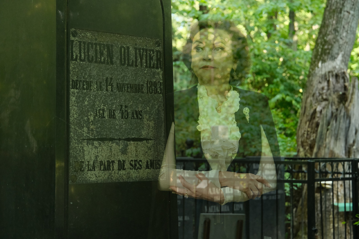 Могила Люсьена Оливье на Введенском кладбище в Москве. 