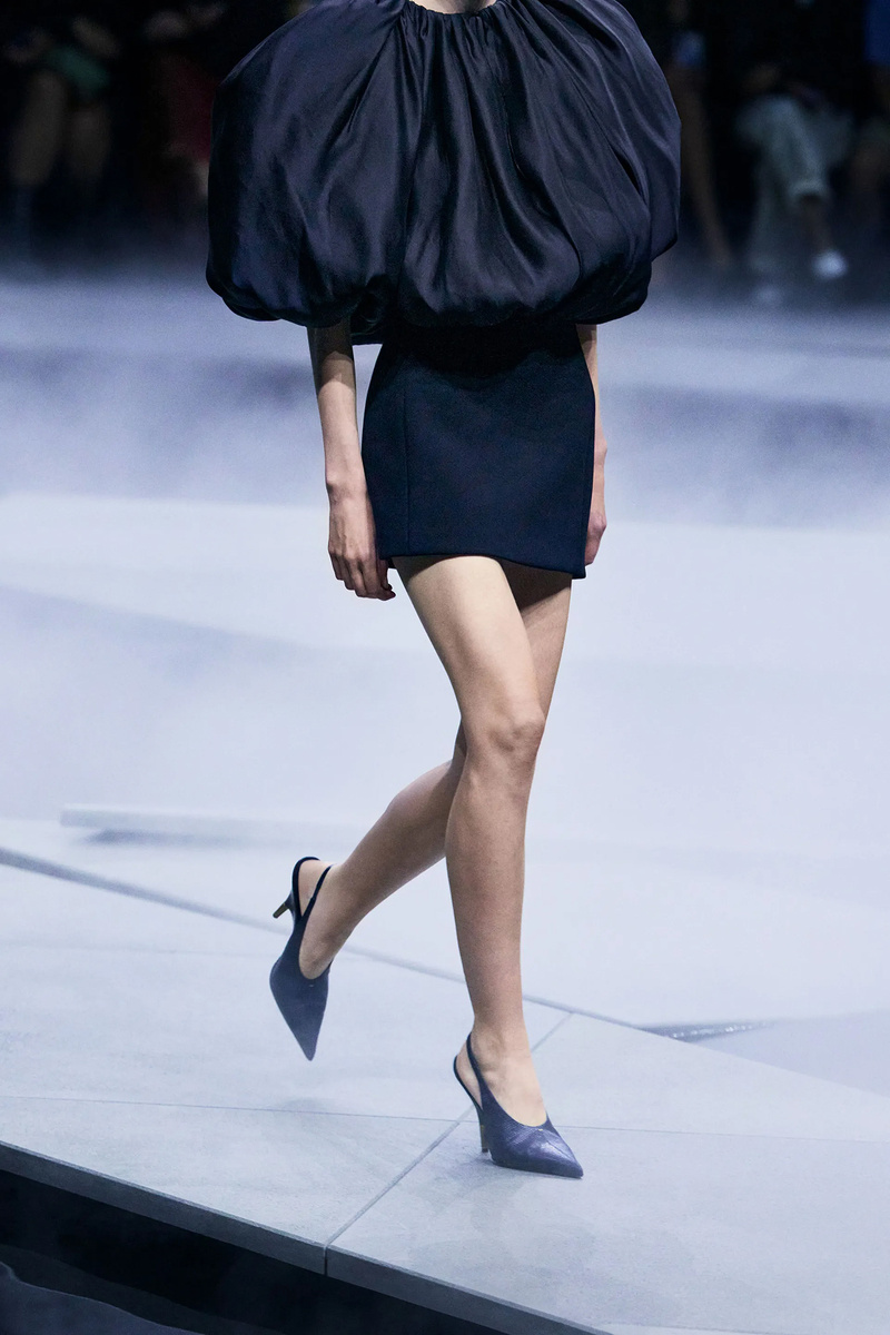    Ретро-клоги, сникеры и не только. Самая модная обувь на весну 2026 (фото 2)