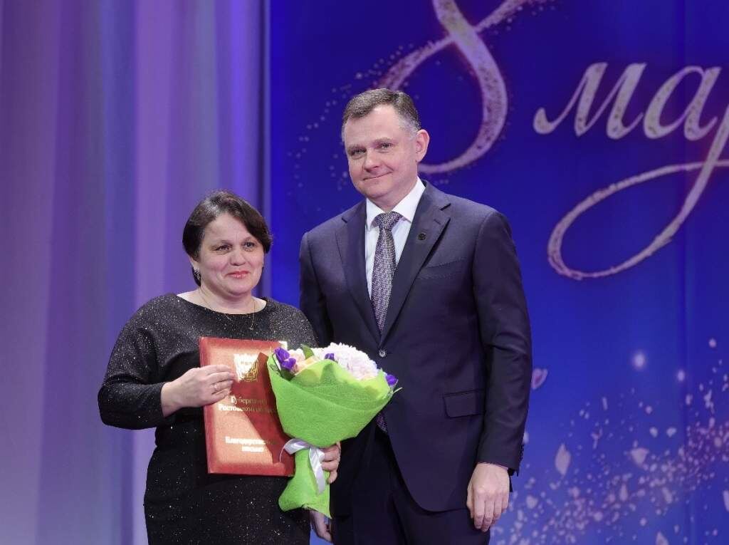 Наталья Евгеньевна Черкасова и Губернатор Ростовской области Юрий Борисович Слюсарь Веселовские вести  📷
