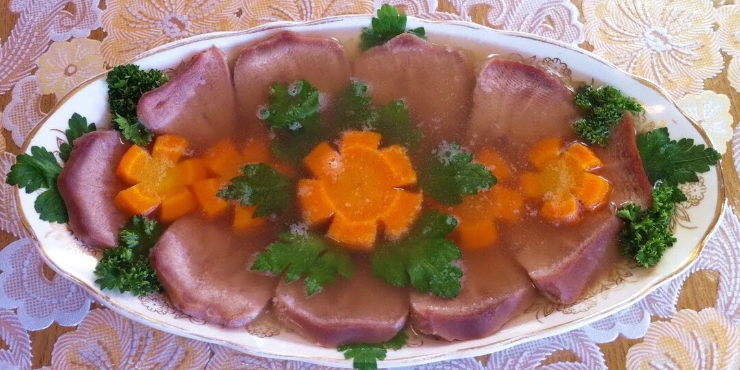 Заливное из говяжьего языка: Звезда праздничного стола