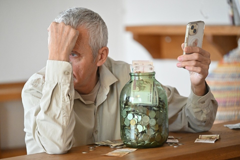    Сотни дончан отнесли деньги в кредитный кооператив, а теперь не могут их забрать. Евгения ГУСЕВА