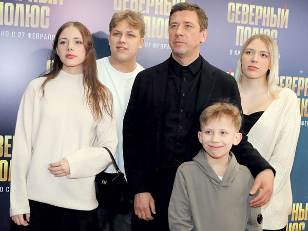 Андрей Мерзликин с детьми