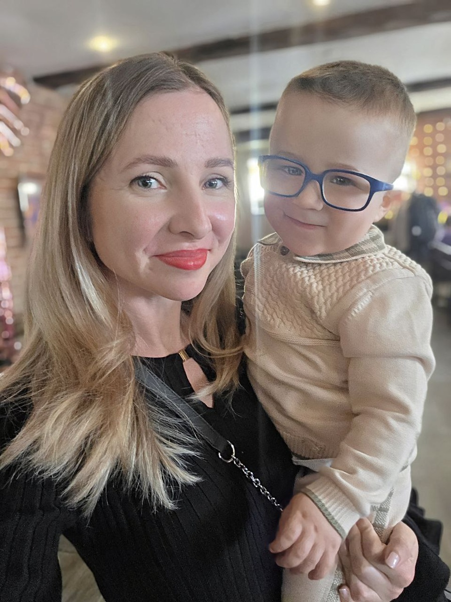 Платон вместе с мамой Дарьей