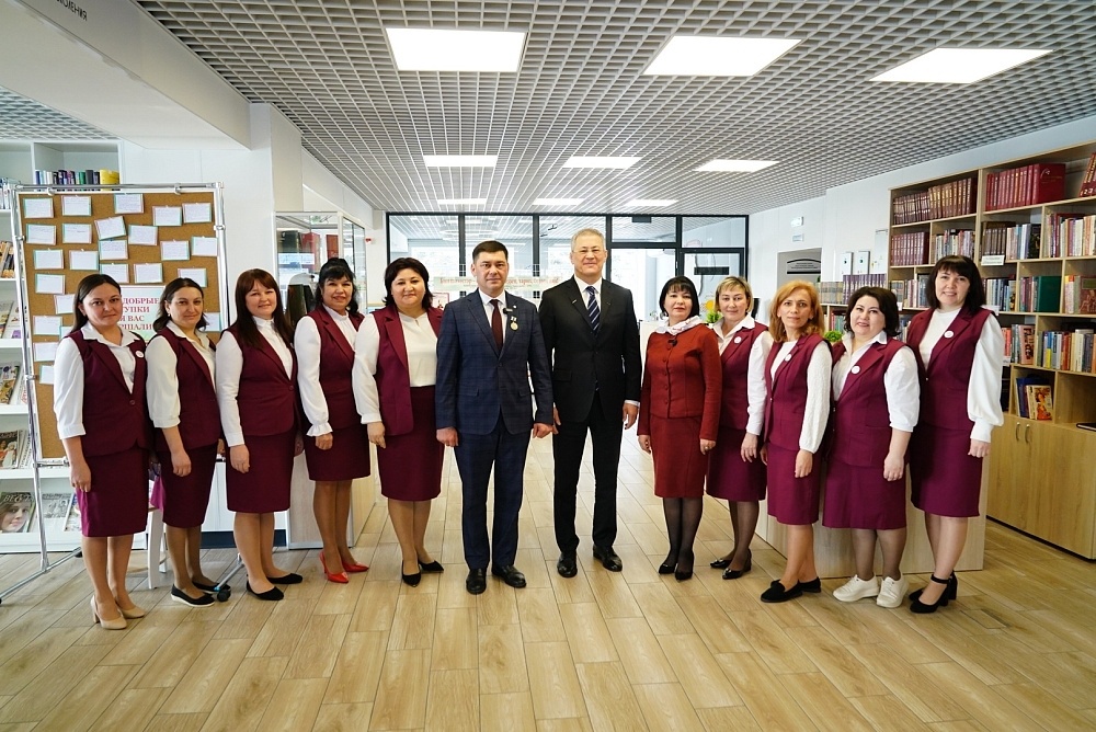      Тәтешледә - иң яхшы китапханә!