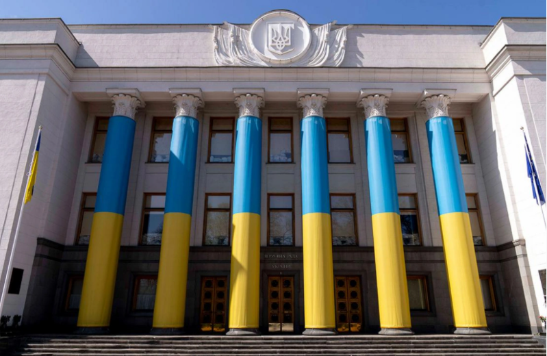    Рада требует от стран ЕС прекратить торговлю с Белоруссией и Россией и ввести на неё полное эмбарго