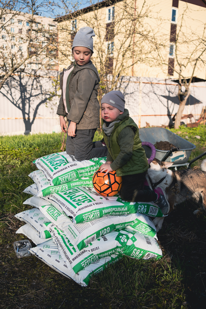 Помощники и земля из Светофора