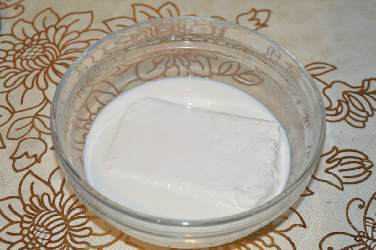 Ленивые лепешки с творогом и зеленью. Шаг 2.