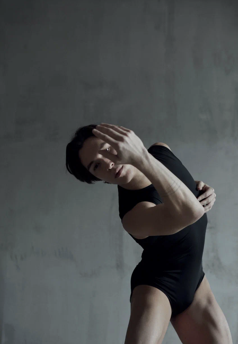     На Дамире Смаилове: боди, собственность героя