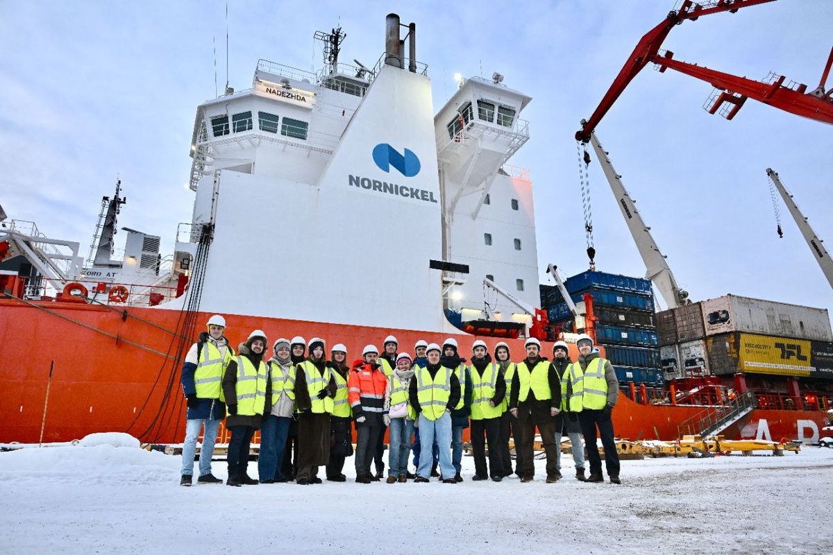 Мурманский транспортный филиал и контейнеровоз ледового класса Arc7