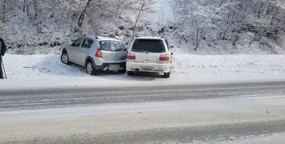    ДТП с двумя иномарками в Горно-Алтайске. Источник: МВД по Республике Алтай