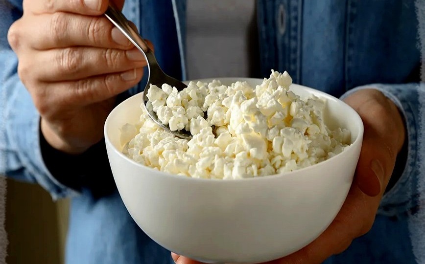 Почему после 60-ти не стоит есть творог на ужин. А что тогда надо кушать?