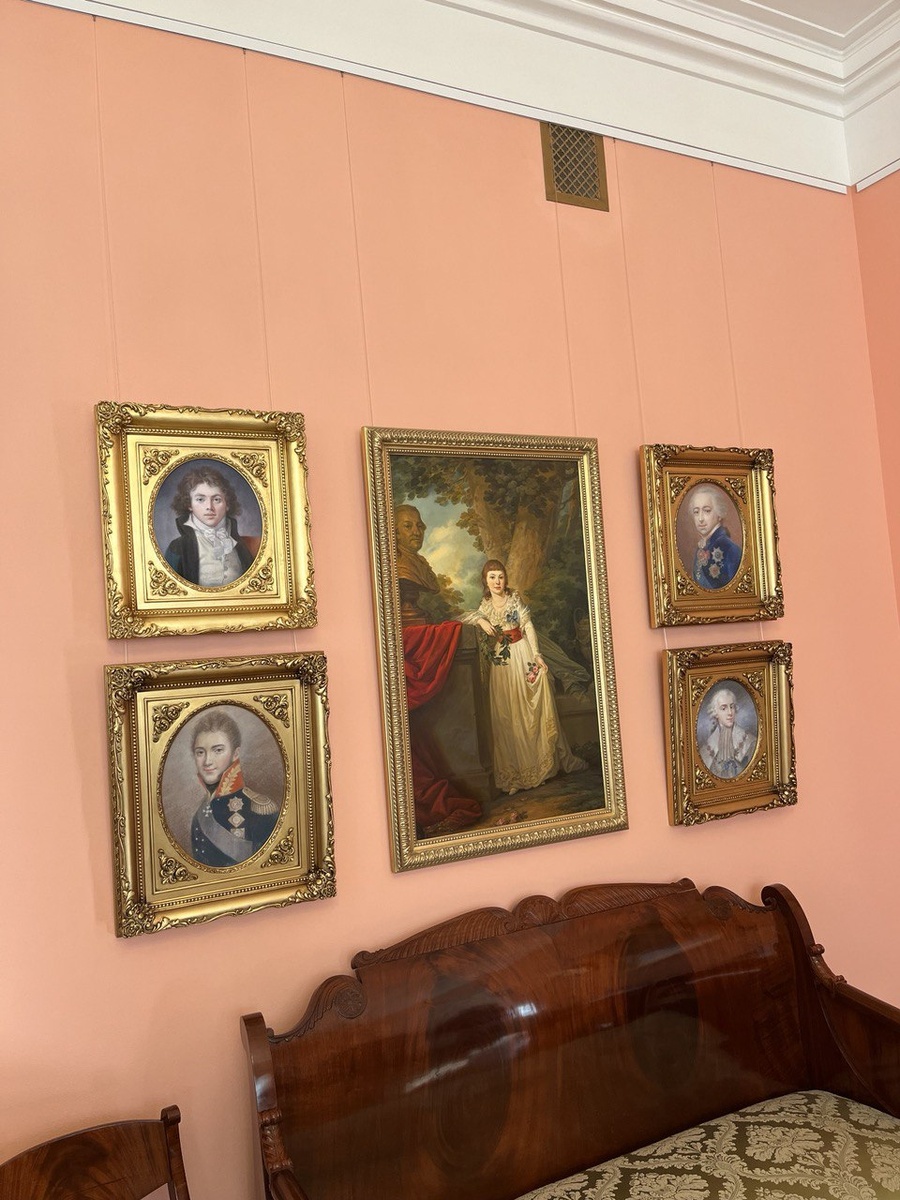 Подвесная система в одном из залов усадьбы