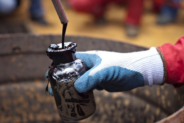     Нефть    
(сс) тArtseBie