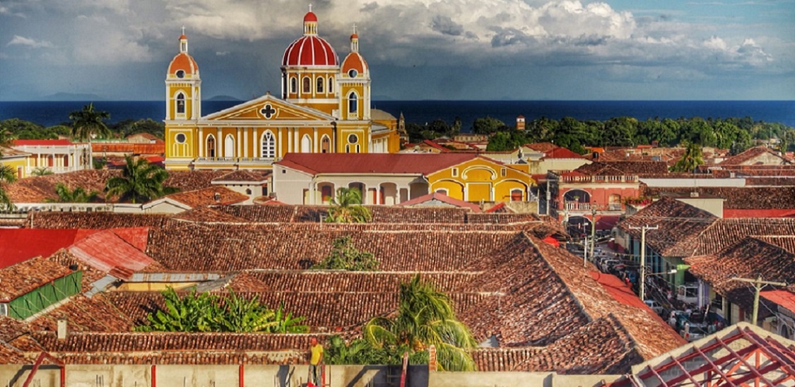 ГРАНАДА - один из двух старейших (основан вместе с соседним Леоном в 1524 г.) испанский город Перешейка за пределами Панамы. (culture.ru)