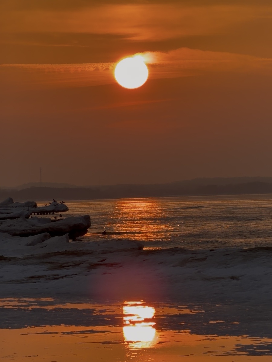 На Балтике есть два природных явления: закаты и вечное недовольство в пабликах.