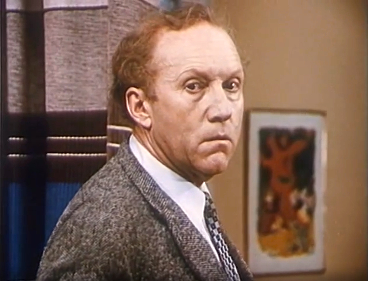 Кадр из кинофильма "Дача", 1973 г., режиссер Константин Воинов, сценаристы Константин Воинов, Леонид Лиходеев, композитор Ян Френкель (скриншот)