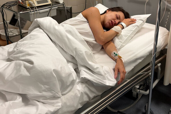 Валерия Чекалина (Лерчек) в больнице / im__lu_/Instagram (владелец компания Meta признана в России экстремистской и запрещена)   📷