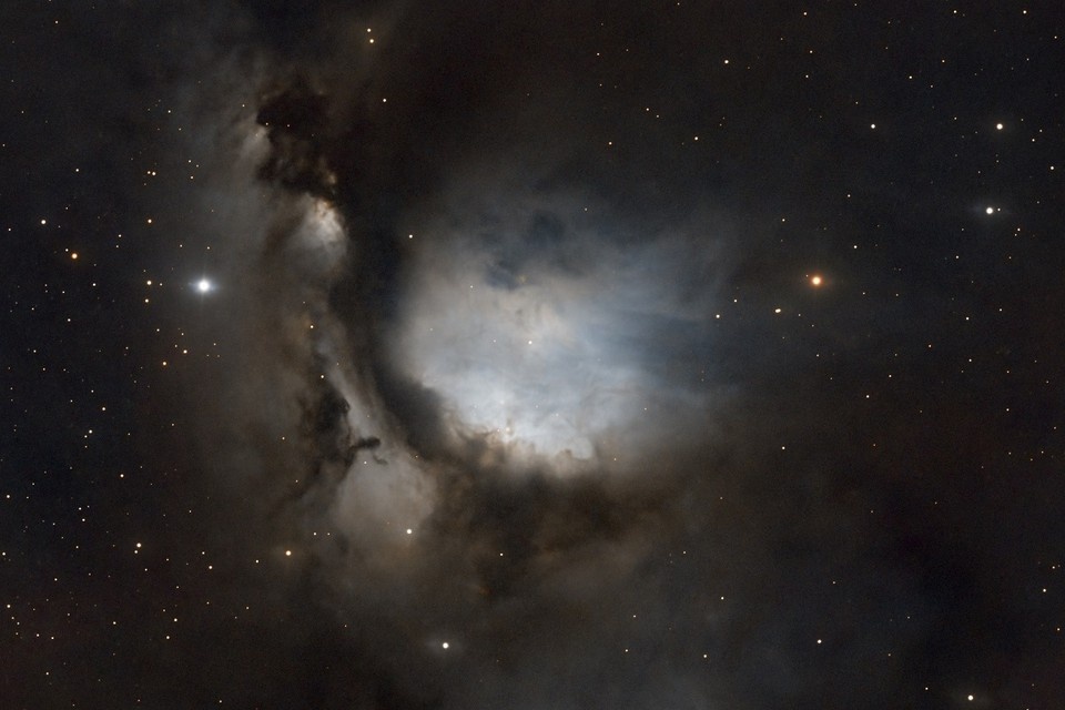    М78 – это не светящийся газ, а гигантское скопление межзвездной пыли. Фото: Алексей Поляков