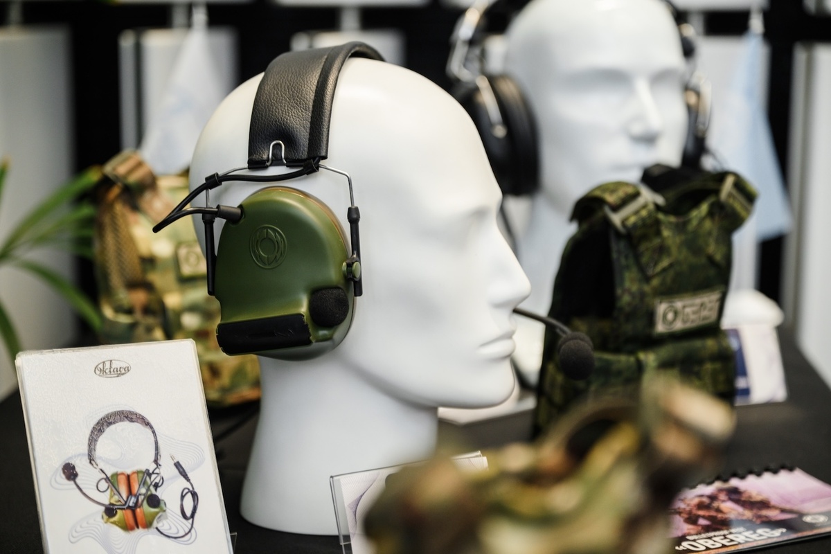     Гарнитура «Гаруда» и бронежилет «Оберег»