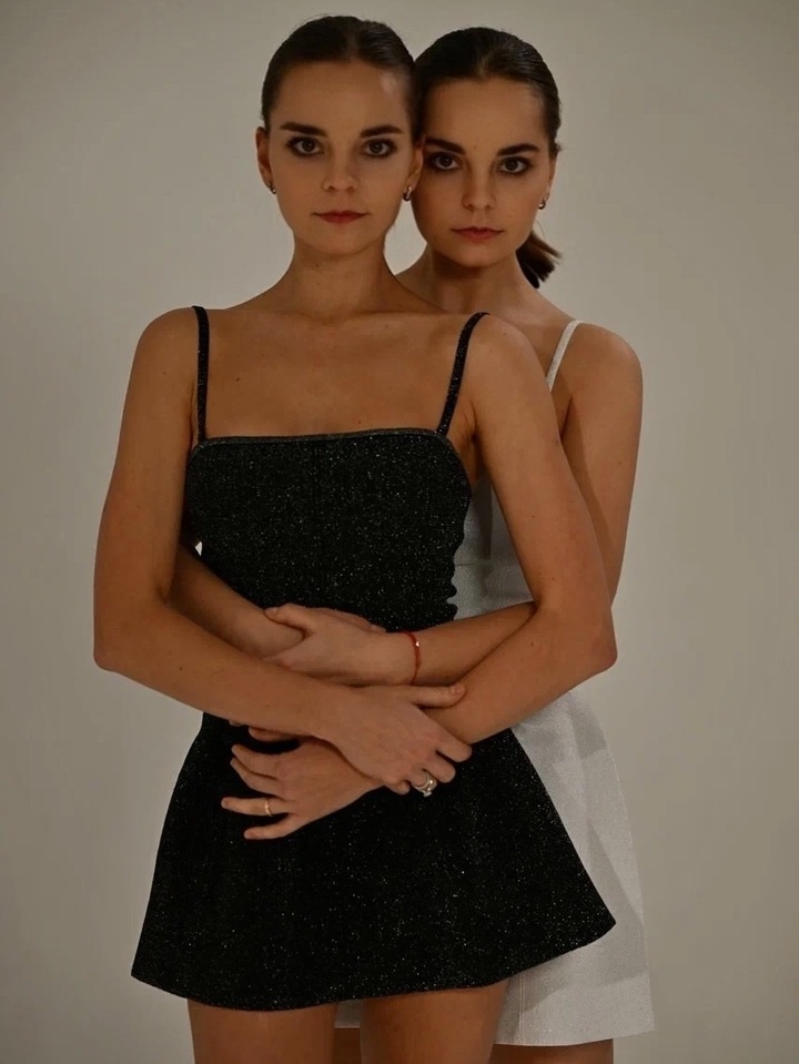     Арина и Дина Аверины: соцсети