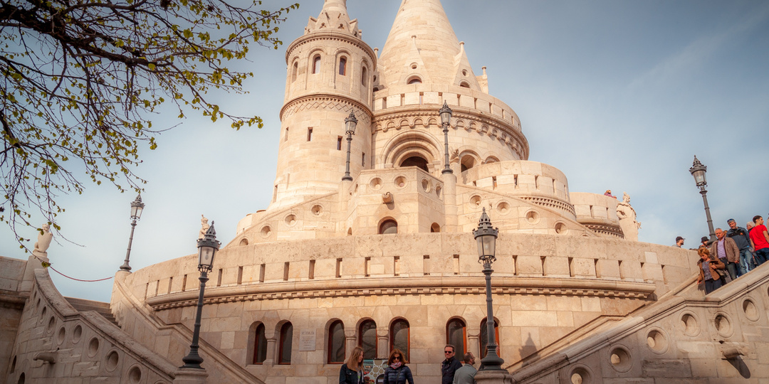 Рыбацкий бастион в Будапеште: обман и самая сказочная смотровая площадка города