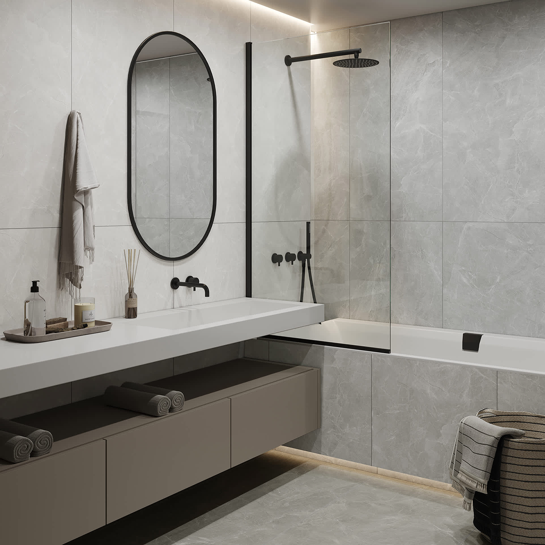 2. Игнорируют качество
Дешевая плитка может выглядеть нормально на первый взгляд, но быстро теряет цвет, появляются сколы и дефекты глазури. Учитывайте прочность, влагостойкость и долговечность материала — это значительно сэкономит деньги в долгосрочной перспективе.

3. Не думают о функциональности
Не всякая плитка подходит для ванной. Для пола лучше выбирать противоскользящий материал, а для стен — влагостойкий керамогранит. Ошибка — покупать «красивую» плитку, которая быстро придёт в негодность при регулярной эксплуатации.

4. Пренебрегают текстурой
Глянец красиво отражает свет, но может быть скользким и подчёркивать неровности поверхности. Матовая или слегка шероховатая плитка создаёт ощущение качества, безопаснее и практичнее для повседневного использования.
